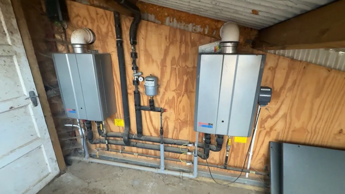 2 DeLaval VMS Classic Robots & Full Kit - Image 3