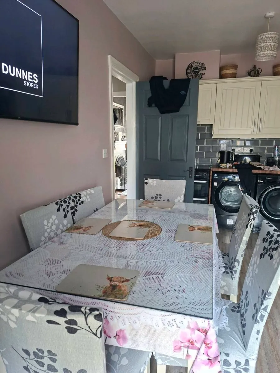 Dining table - Image 3