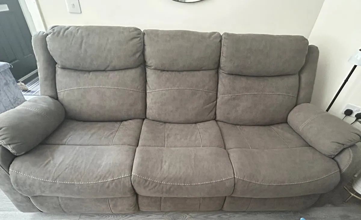 3 Seater Recliner sofa - Image 1