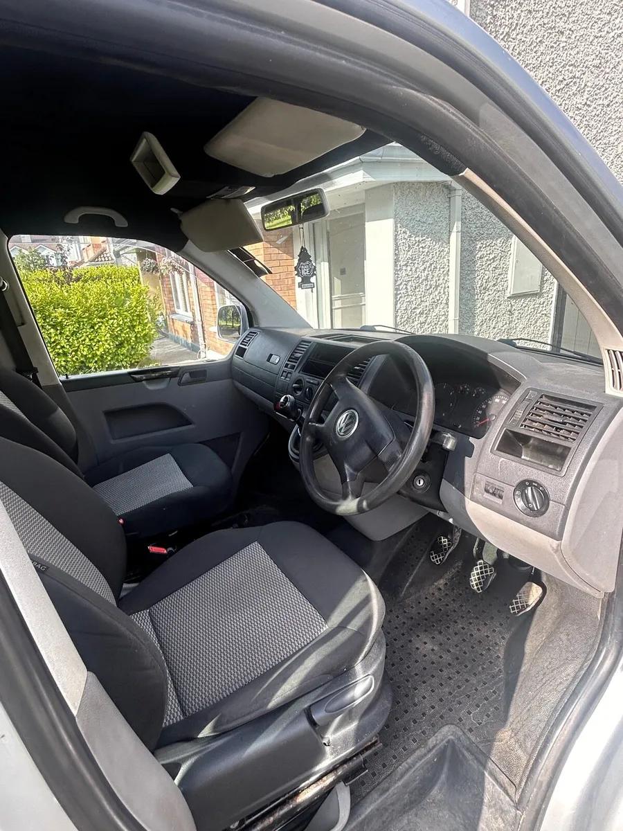 Volkswagon Transporter T5 - Image 3