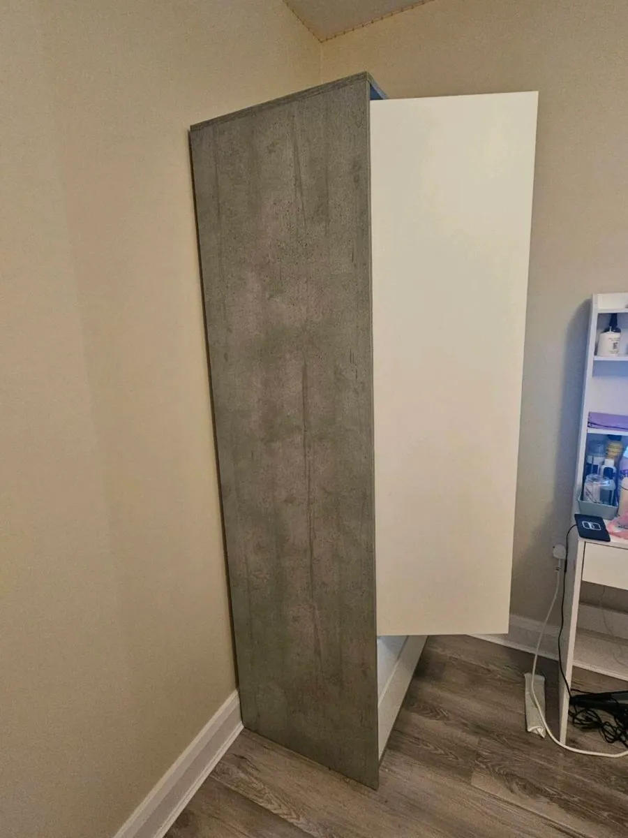 Wardrobe - Image 3