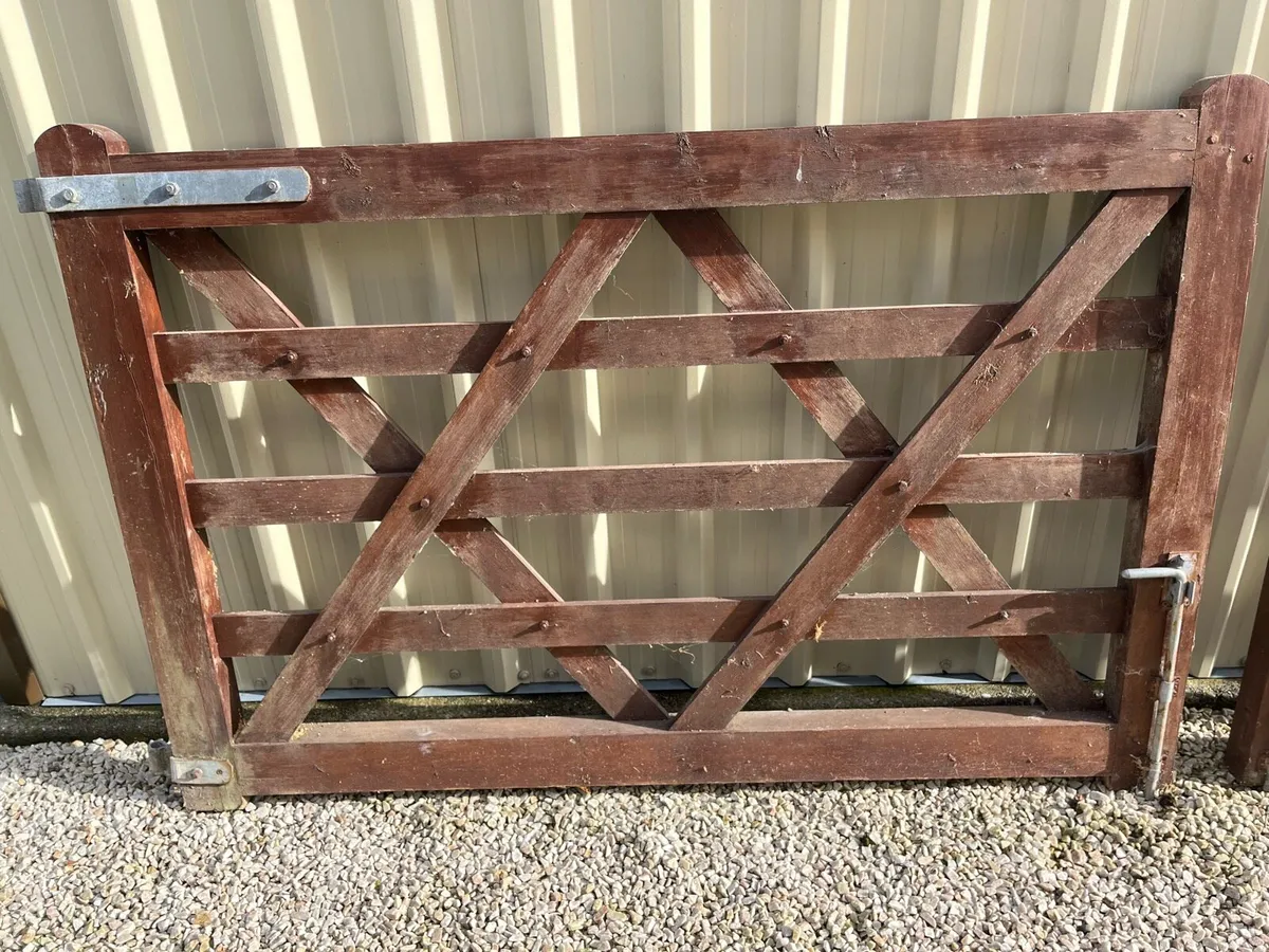 Pair 6ft field gates (suit 12ft gap) - Image 2