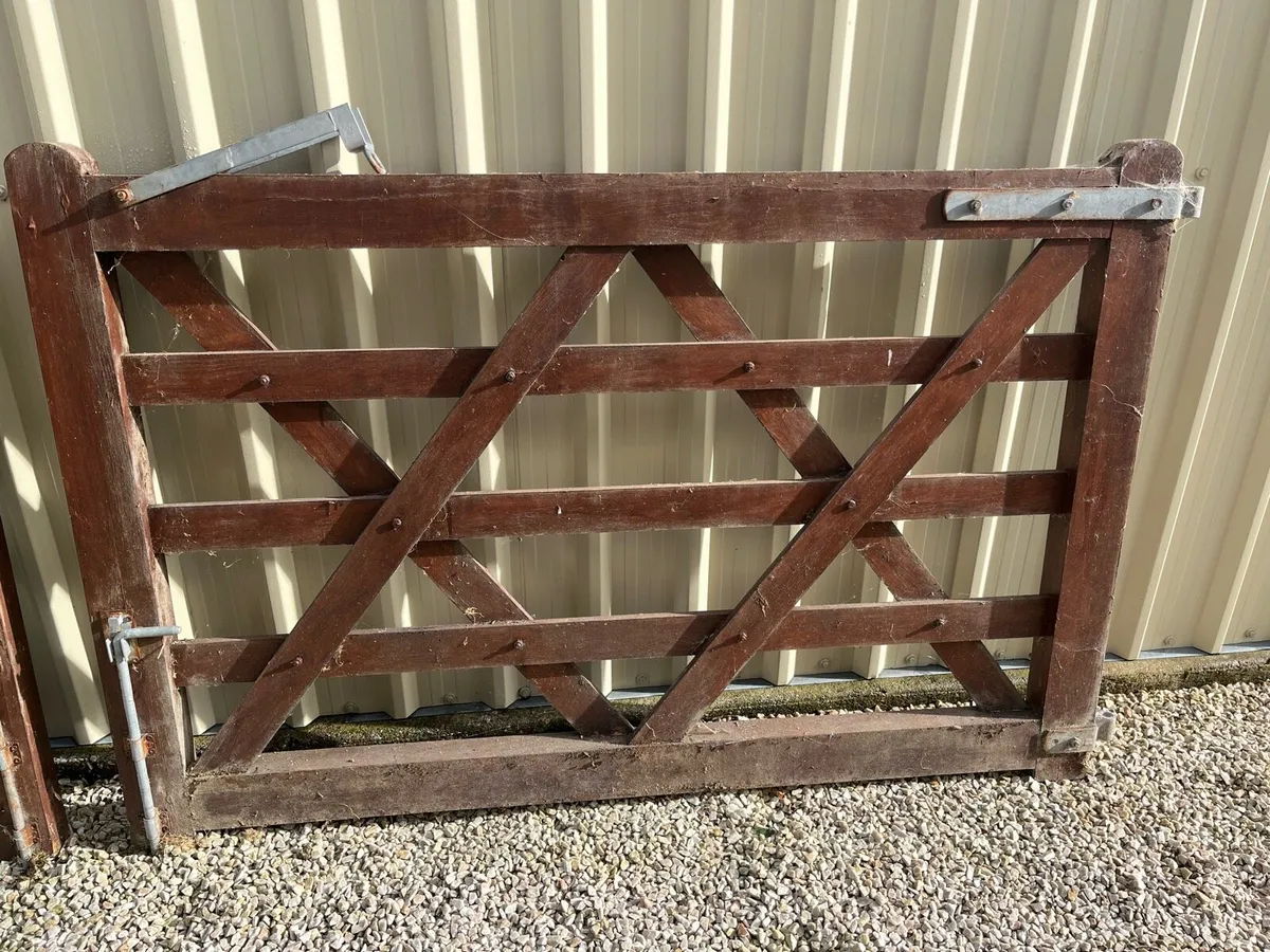 Pair 6ft field gates (suit 12ft gap) - Image 3