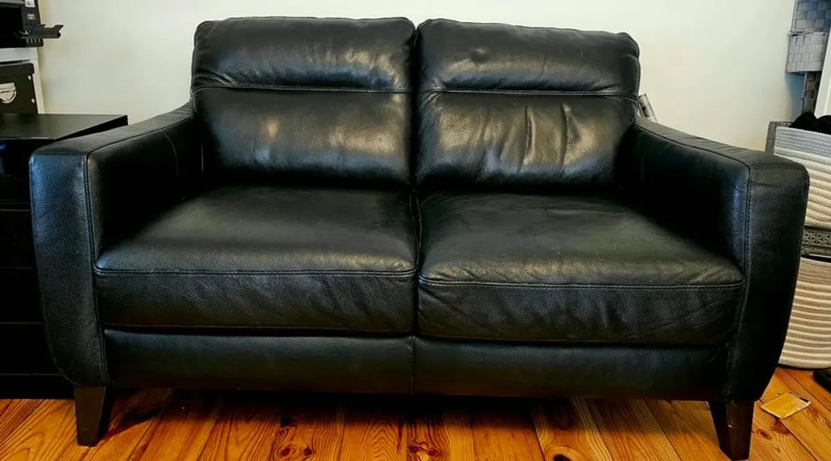 2 seater leather couch - Image 4