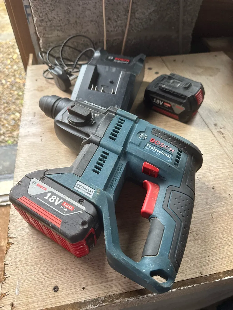 Bosch 18v sds 2 batteries - Image 1