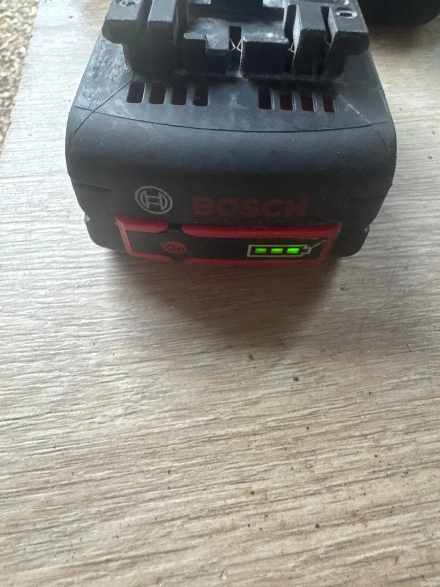 Bosch 18v sds 2 batteries - Image 4