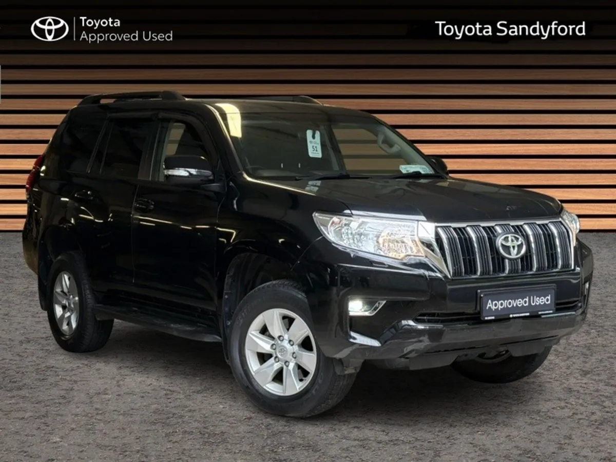 Toyota Land Cruiser AUTOMATIC LWB COMM // AIR CON - Image 1