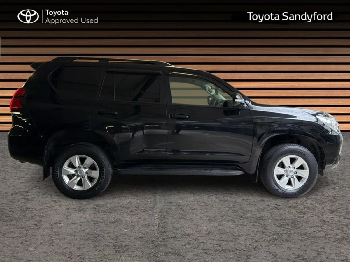 Toyota Land Cruiser AUTOMATIC LWB COMM // AIR CON - Image 3