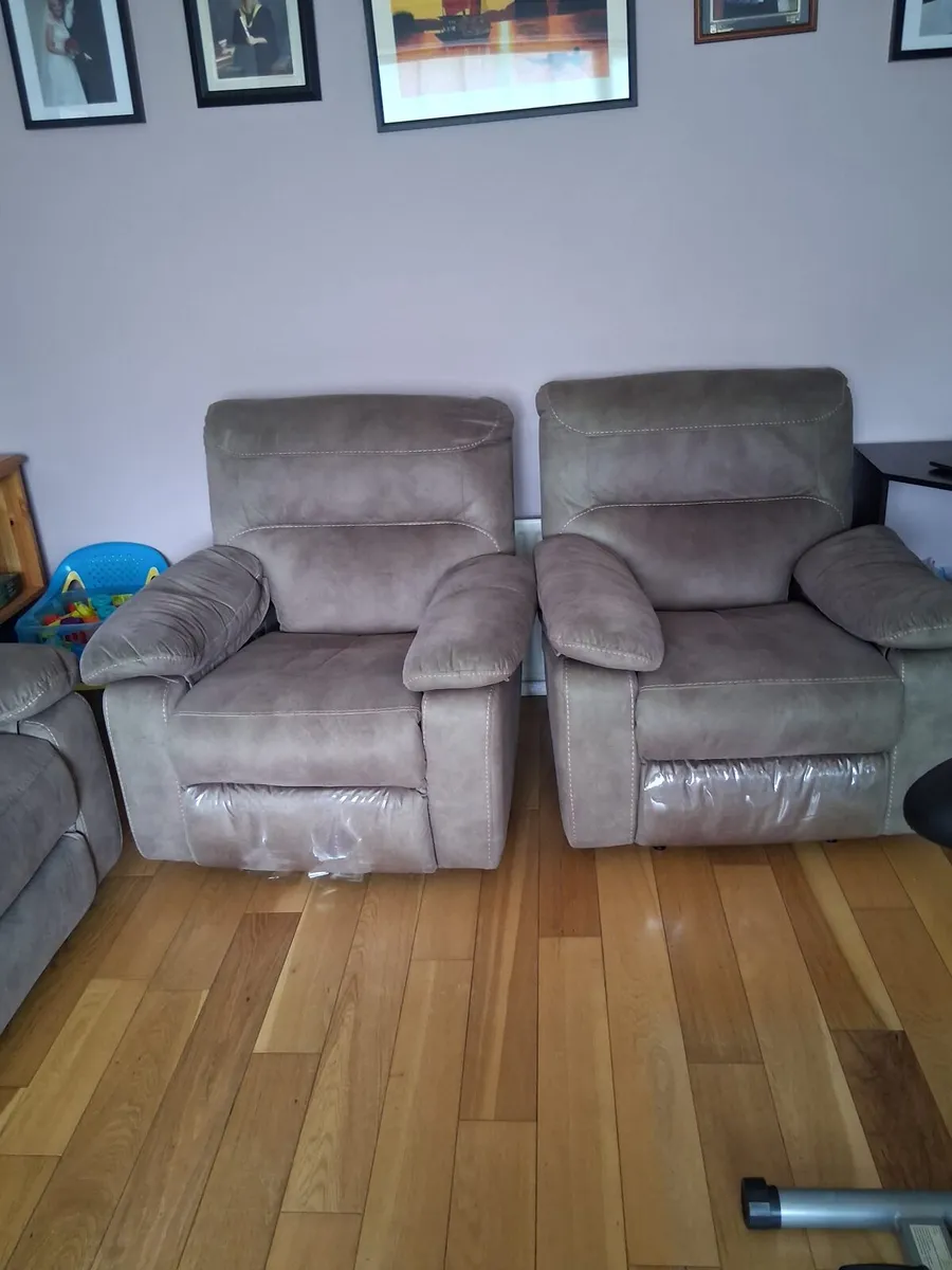 Suite of Furniture - Image 1