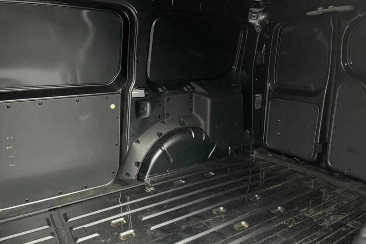 Ford Transit Connect 250 Trend AUTO L2 LWB 1.5 Eco - Image 4