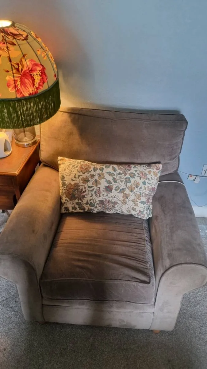 Armchair - Image 3
