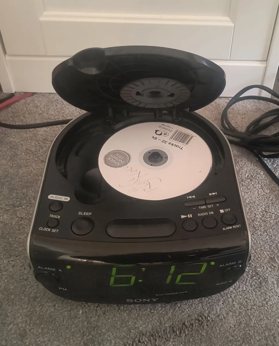 Sony Dual Alarm LED Clock FM/AM Radio CD Player - Image 2