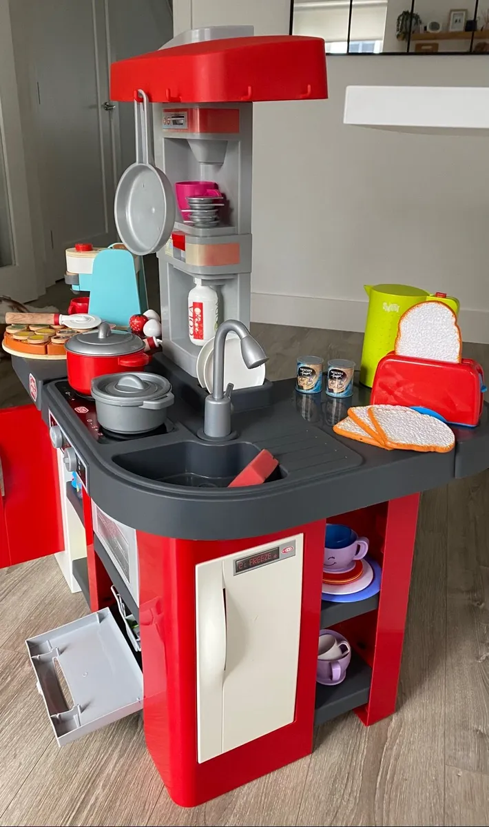Large Chad Valley play kitchen + huge accessories - Image 2