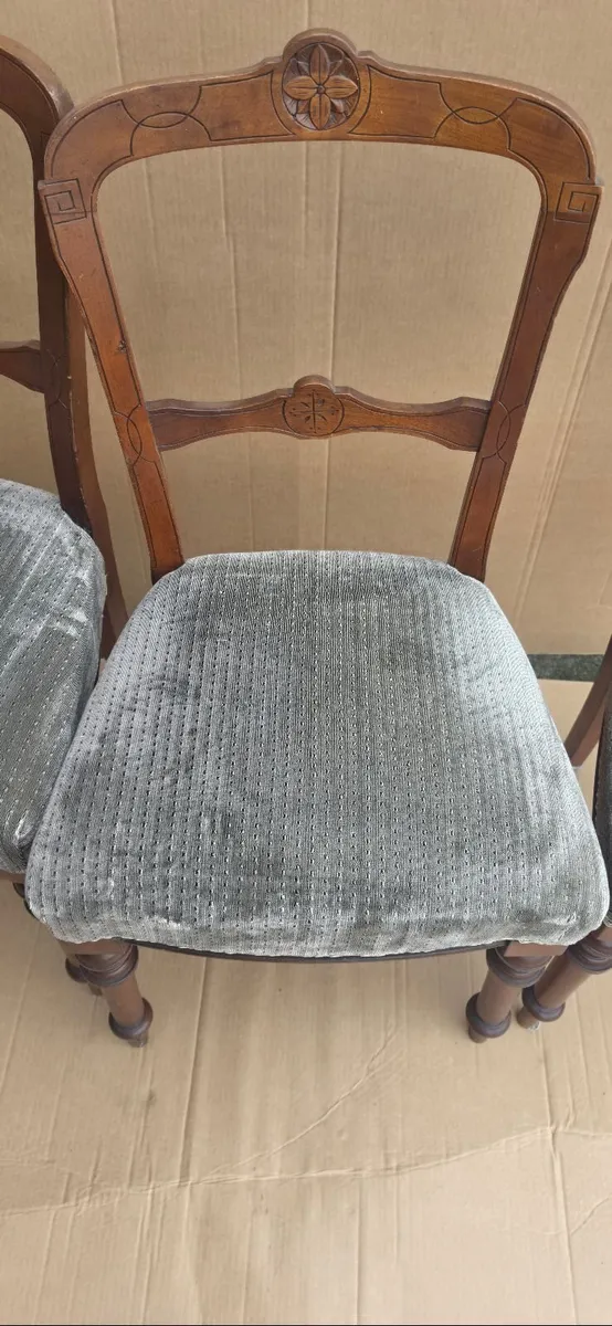 Three antique Victorian-style carved CHAIRS - Image 2