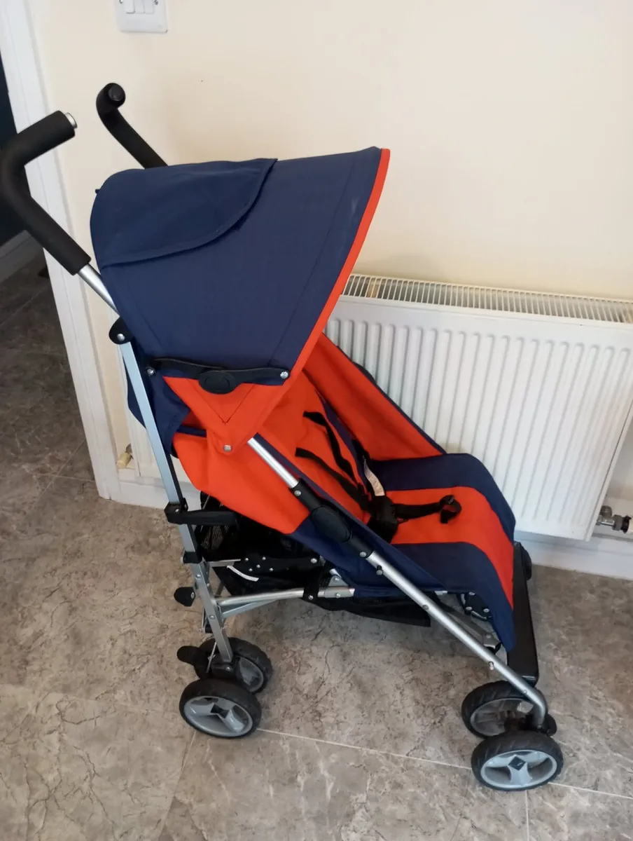 Dimples baby's buggy with rain cover - Image 3
