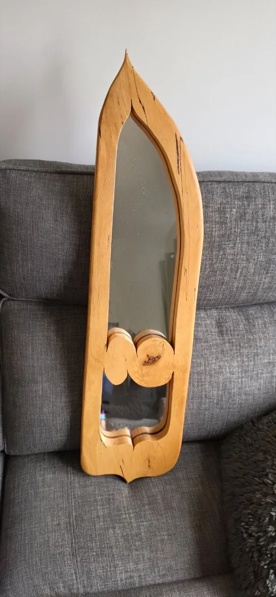 Wall mirror