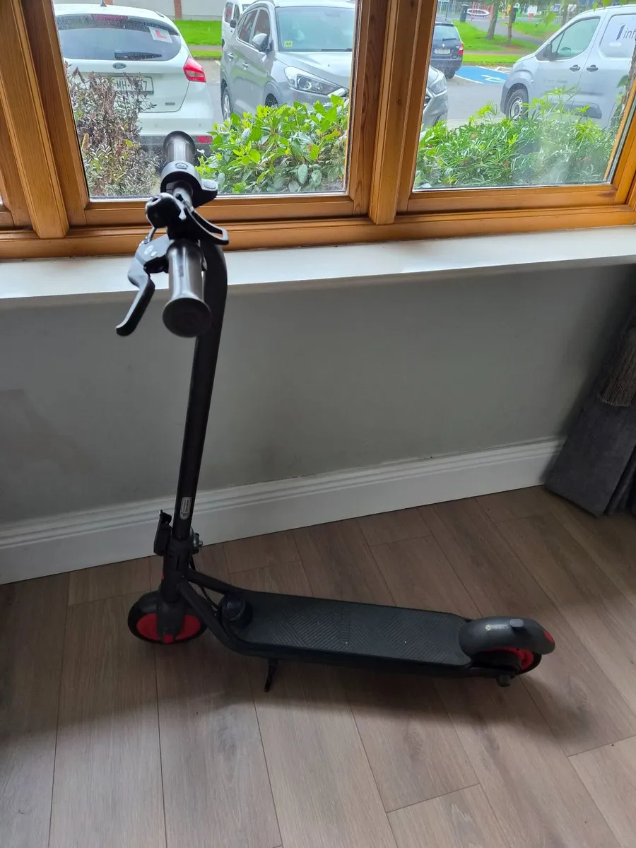Kids electric scooter - Image 1