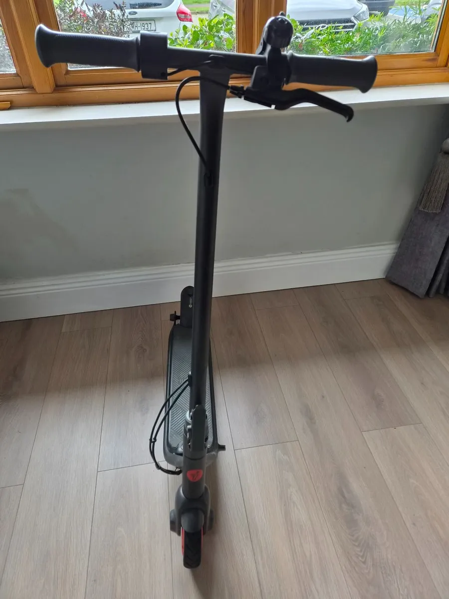Kids electric scooter - Image 2