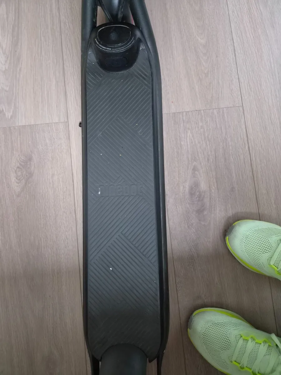 Kids electric scooter - Image 3
