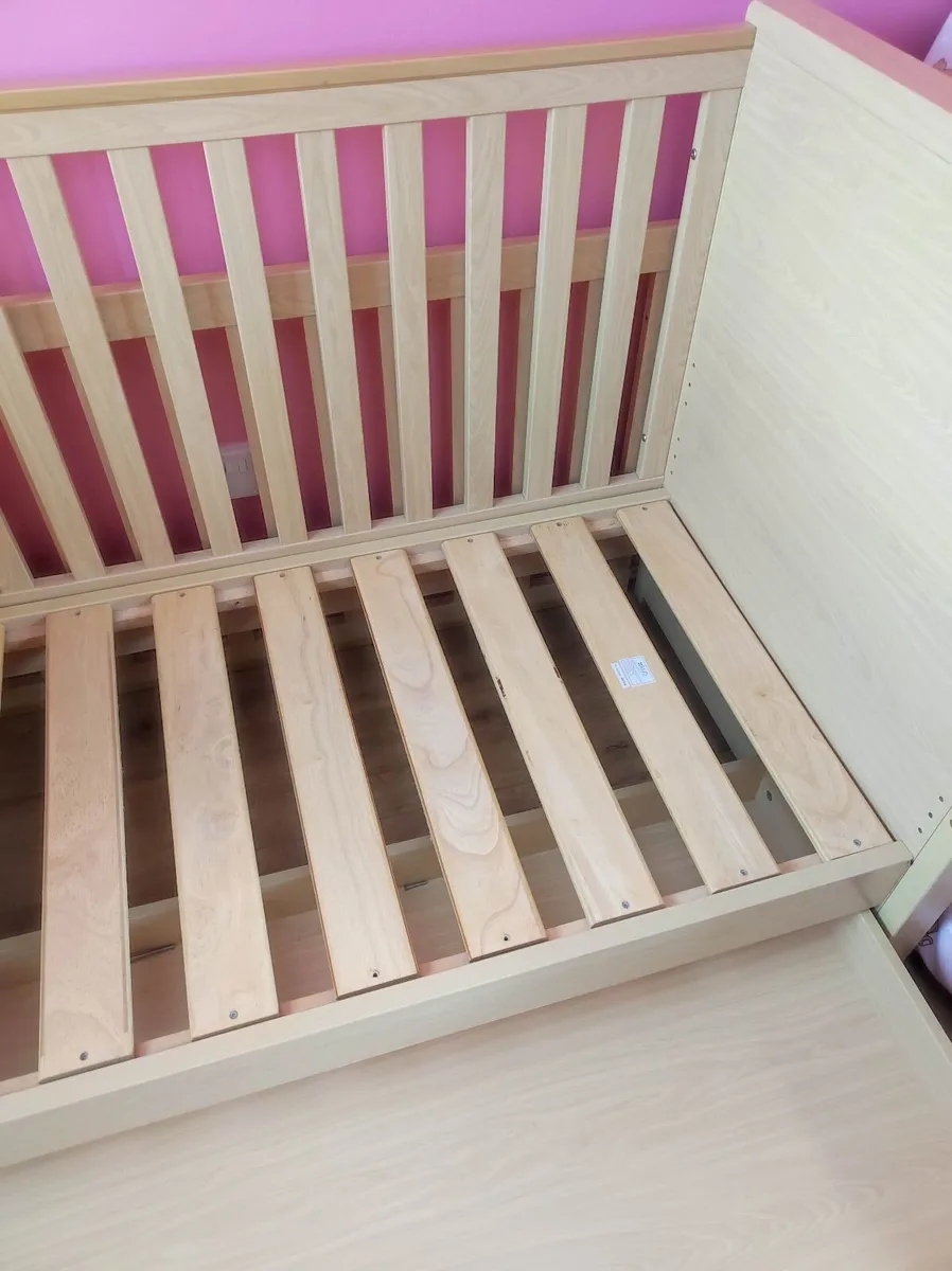 Cot bed - Image 2