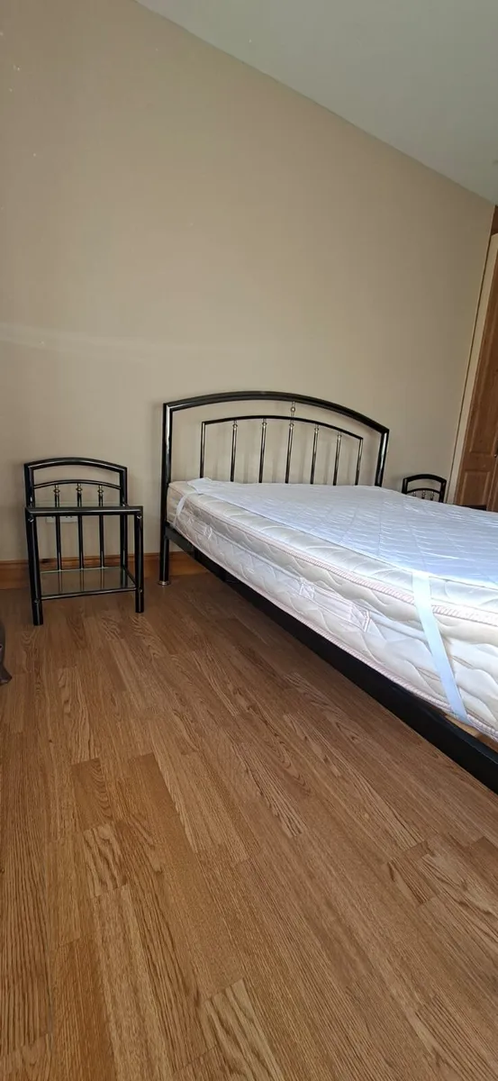 Household furniture - Image 1