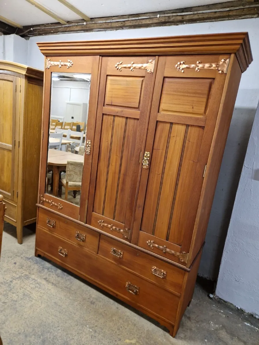 Late victorian arts crafts style wardrobe - Image 1