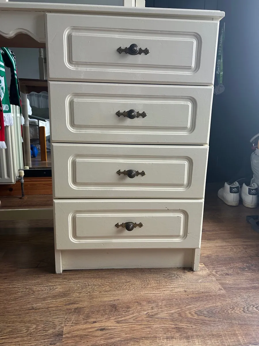 Dressing table with mirror - Image 3