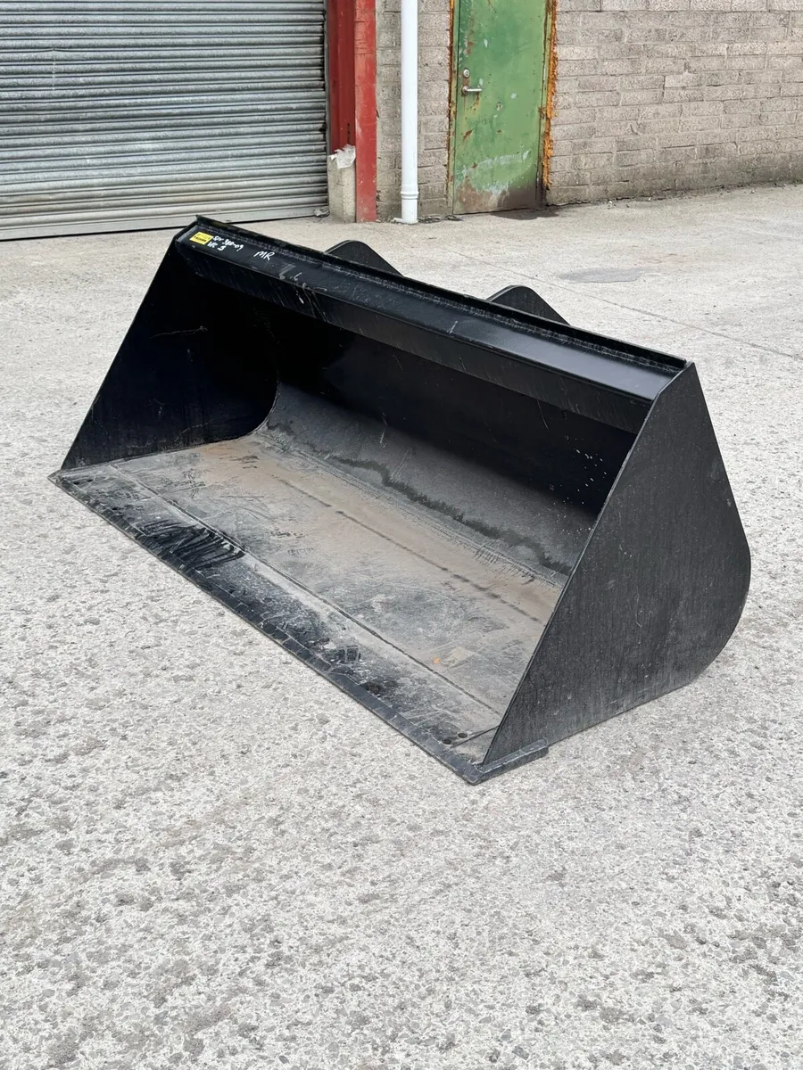 New unused 90” Strickland Manitou Bucket - Image 3