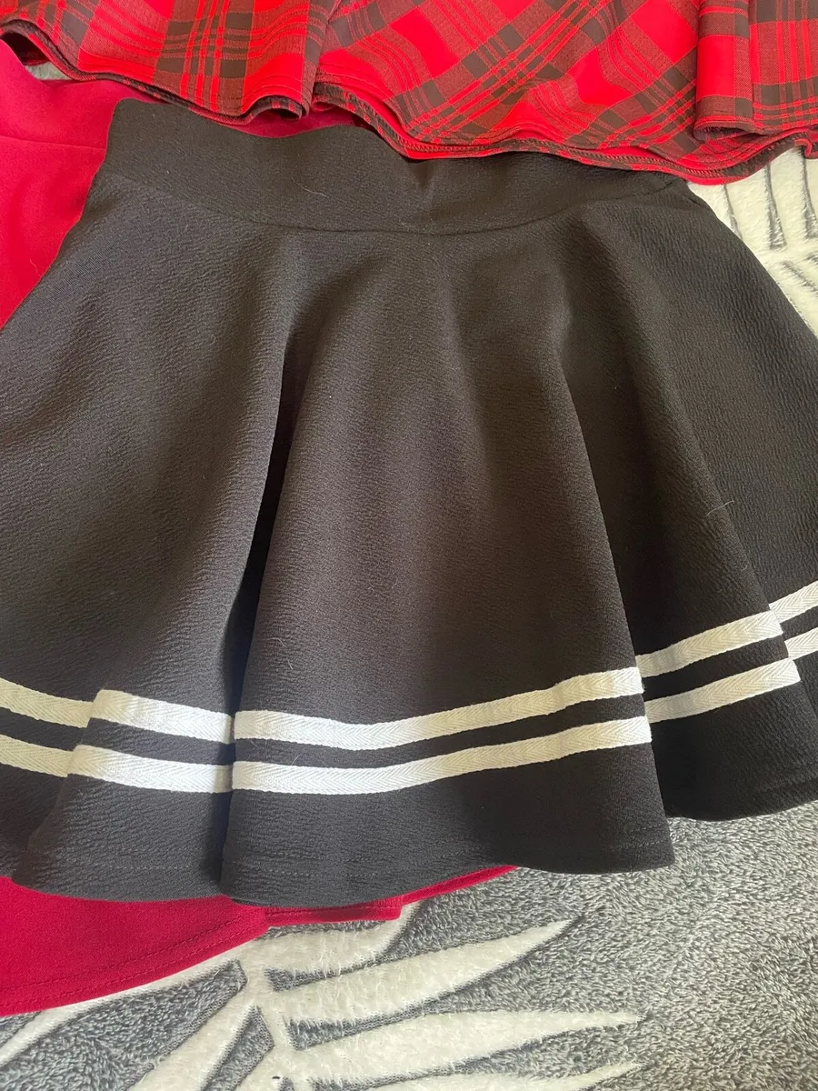 3 Skirts - Image 2