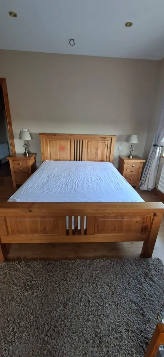 Bed with matching lockers and mattress - Image 2