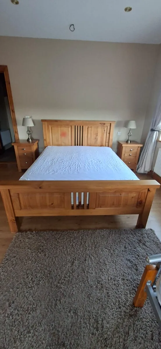 Bed with matching lockers and mattress - Image 4