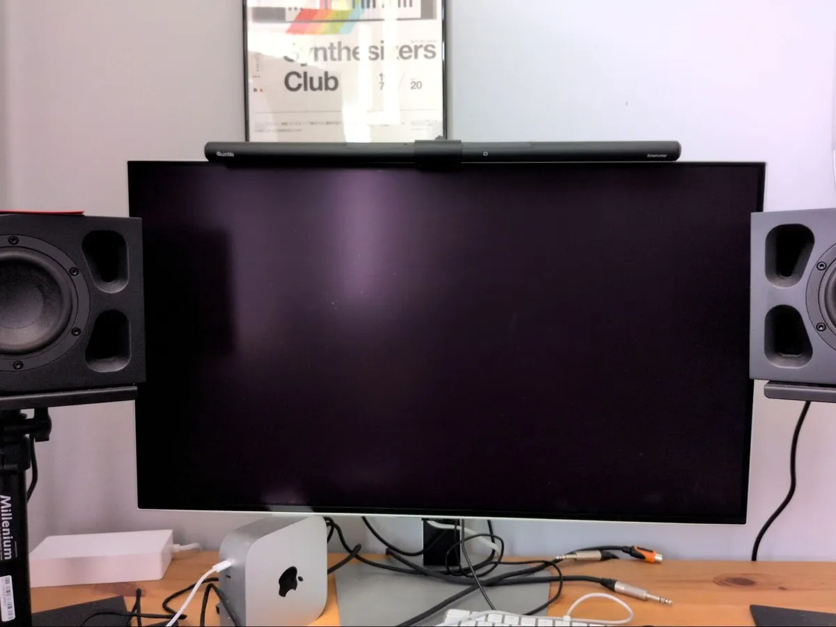 Samsung 32 Odyssey OLED 4K Smart Gaming Monitor - Image 1