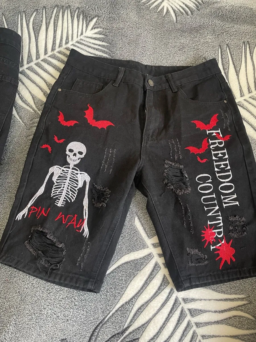2 Shorts 2 shirts - Image 1