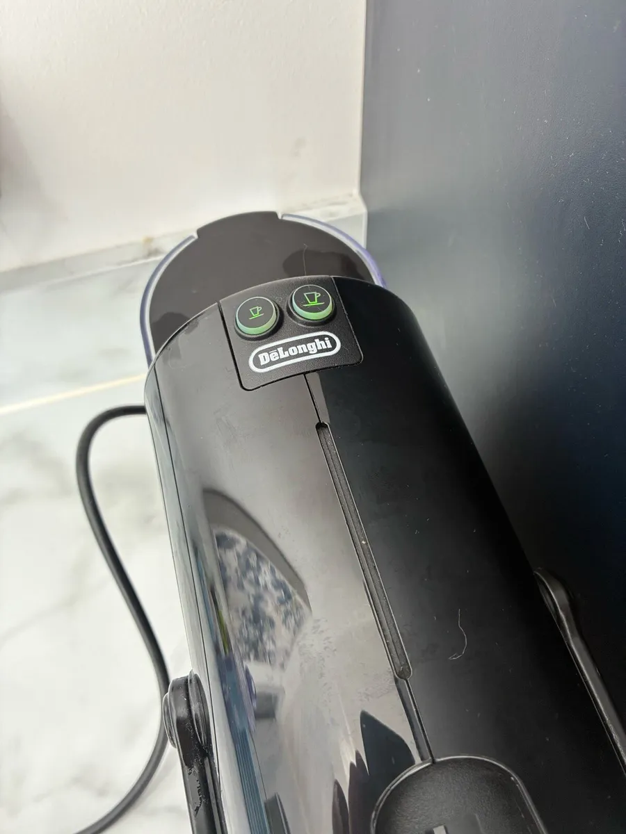 Delonghi nespesso coffee pod machine - Image 3