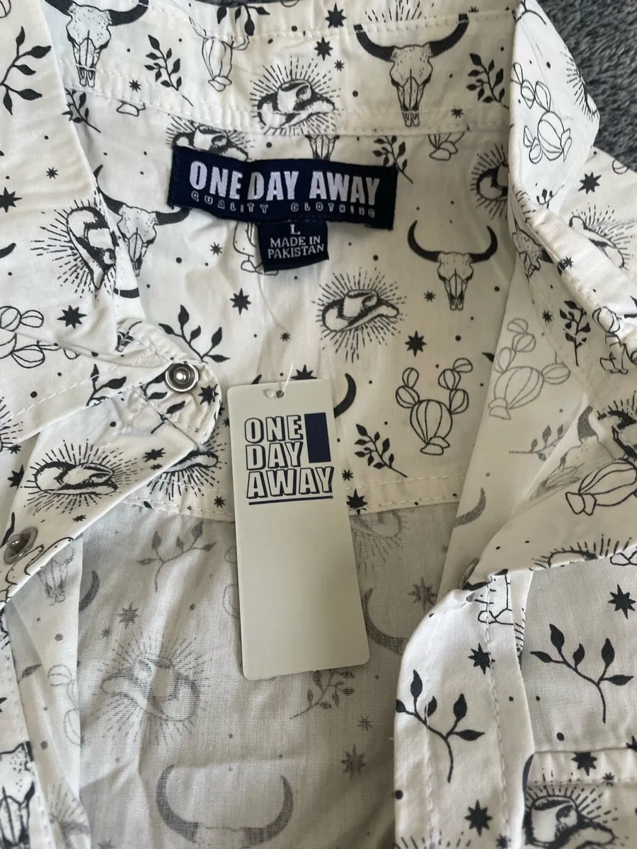 TeeShirt - Image 3