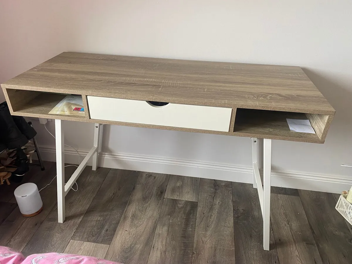 Desk - Image 3