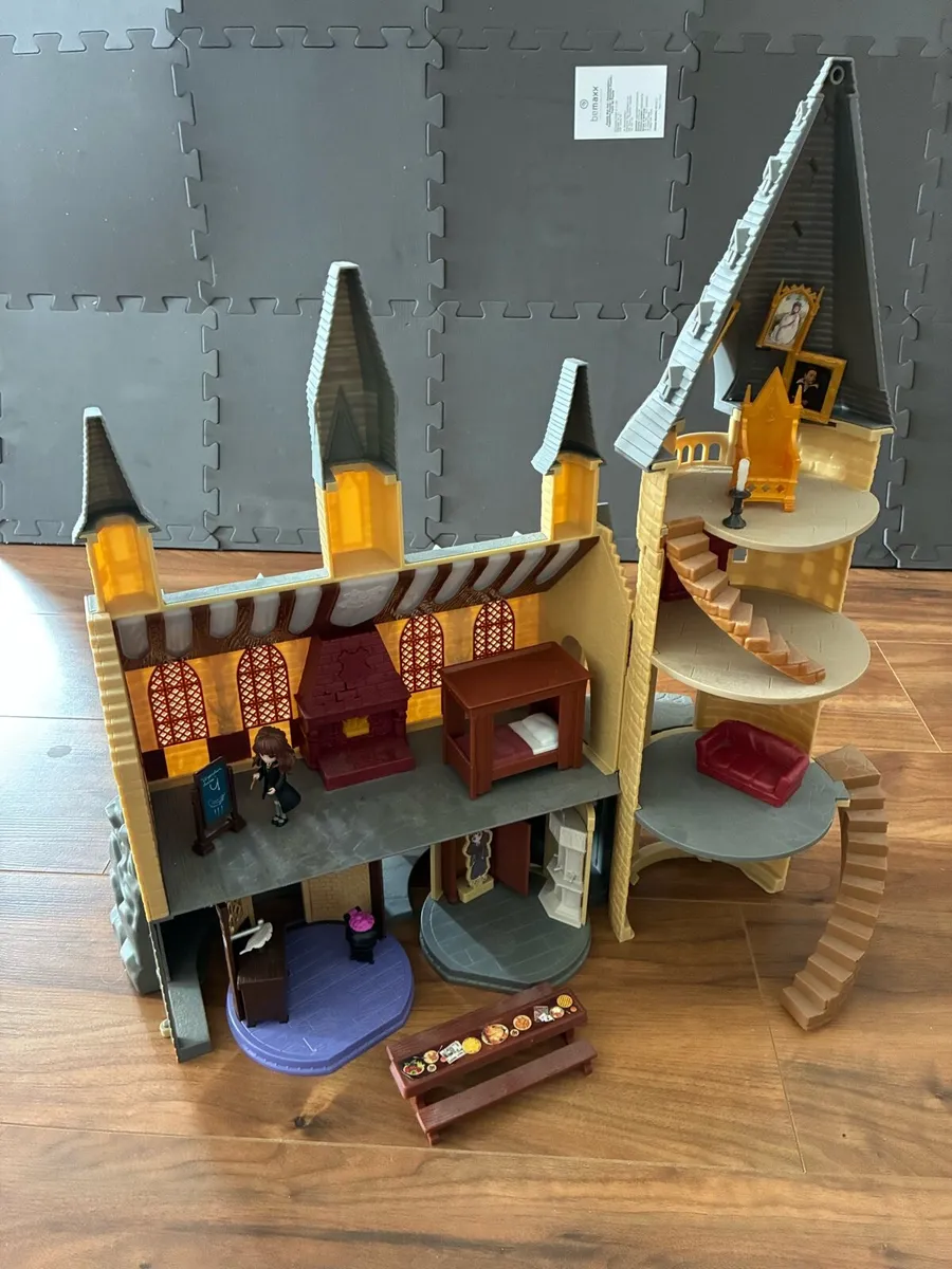Happy Potter - Hogwarts Castle player - Image 2