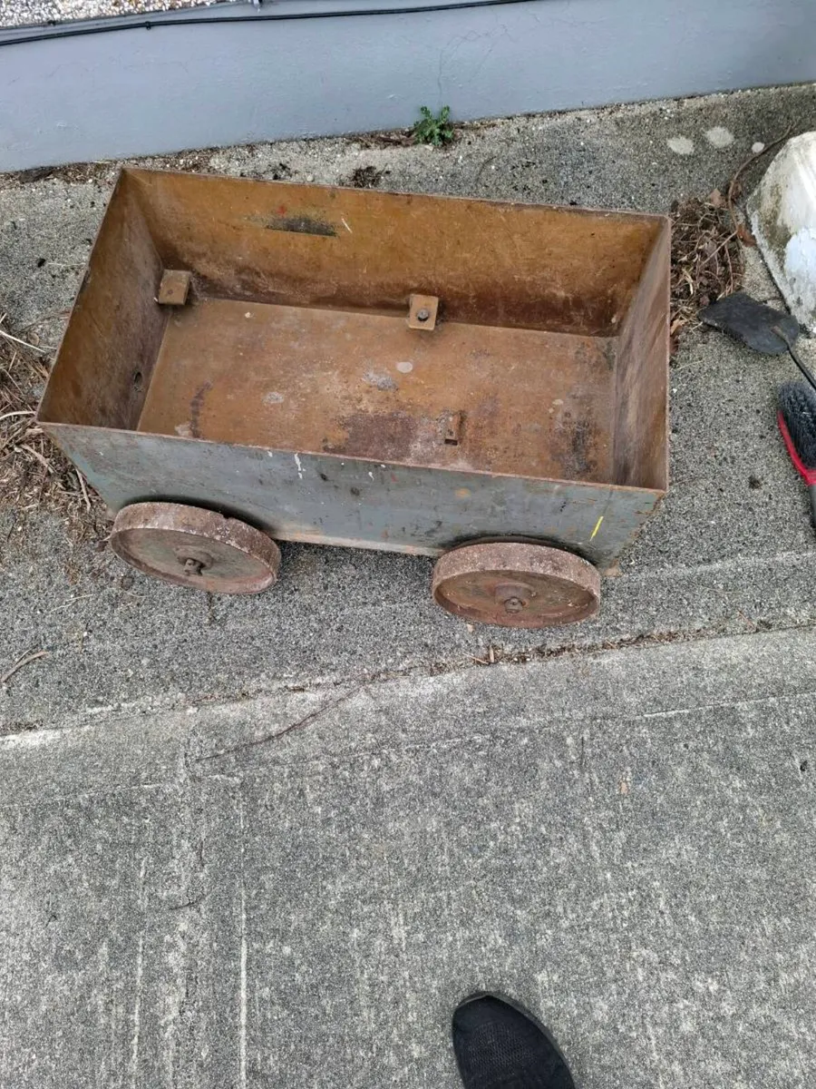 Log box - Image 1