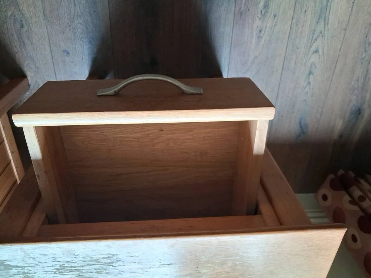 Pair of solid wood bedside lockers - Image 3