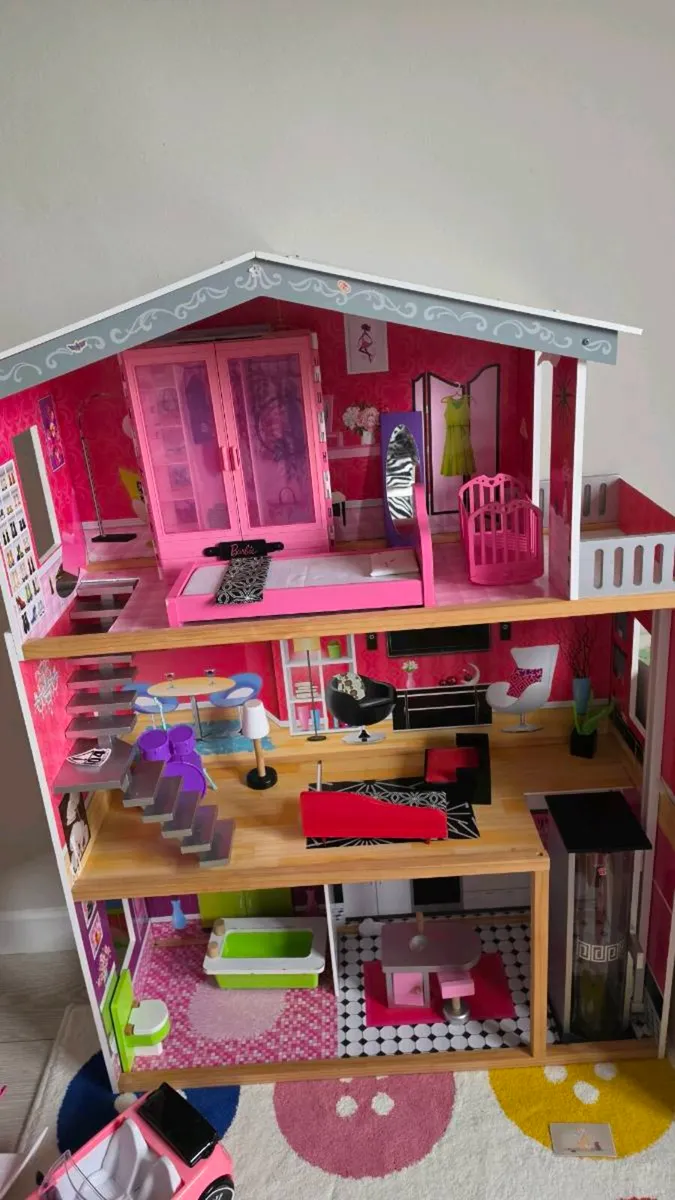 Large KidKraft Wooden Dollhouse with Barbie Dreamp - Image 1