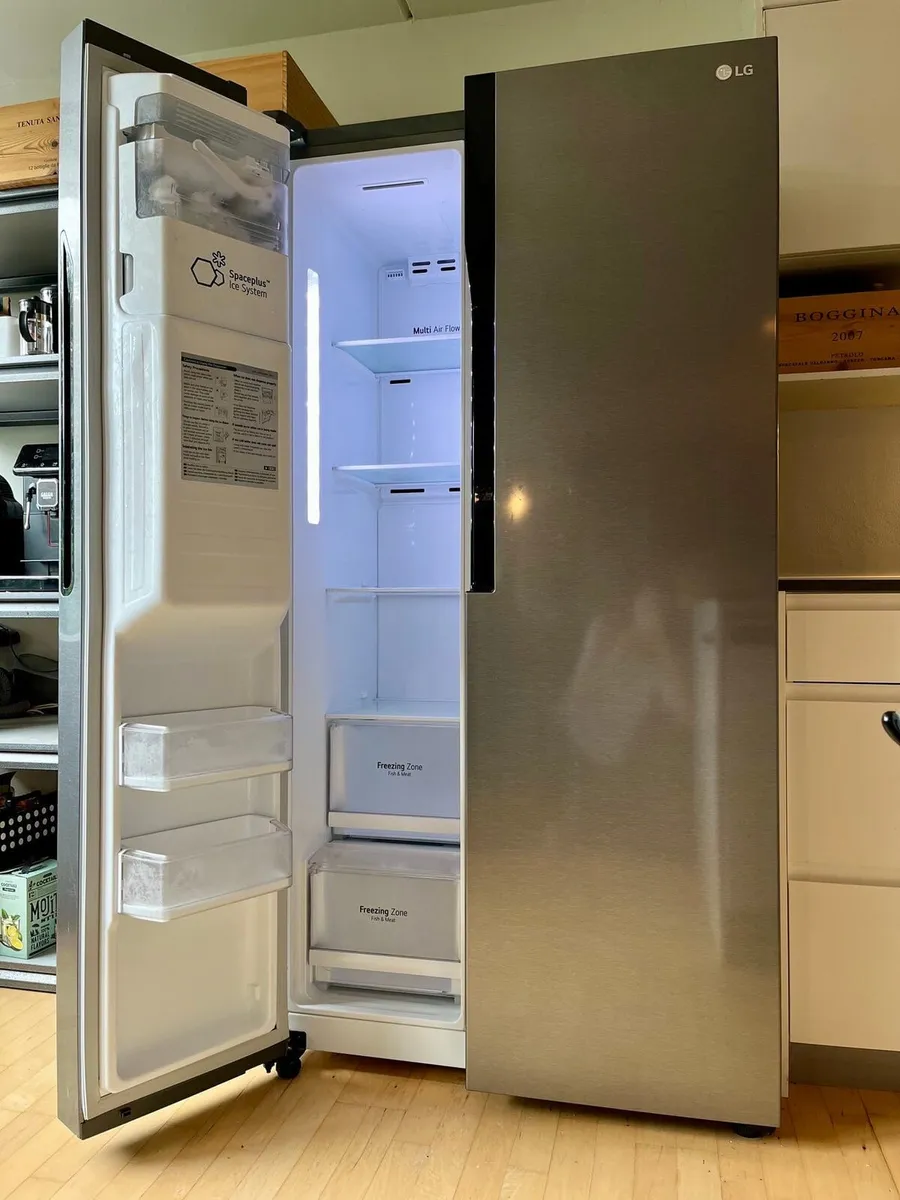 LG American Style Fridge Freezer - Image 2