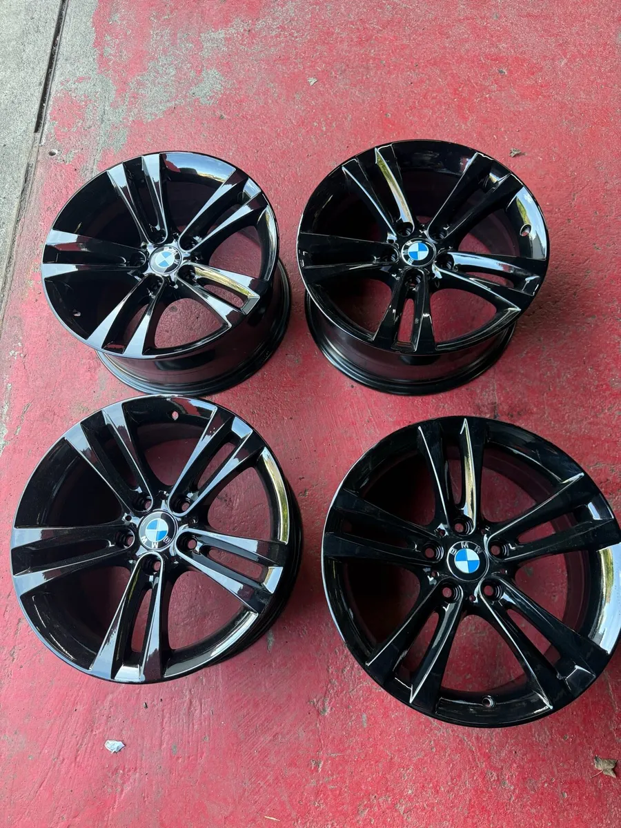 18” bmw genuine alloy wheels - Image 1