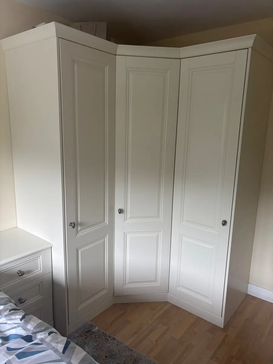 Corner wardrobe - Image 2