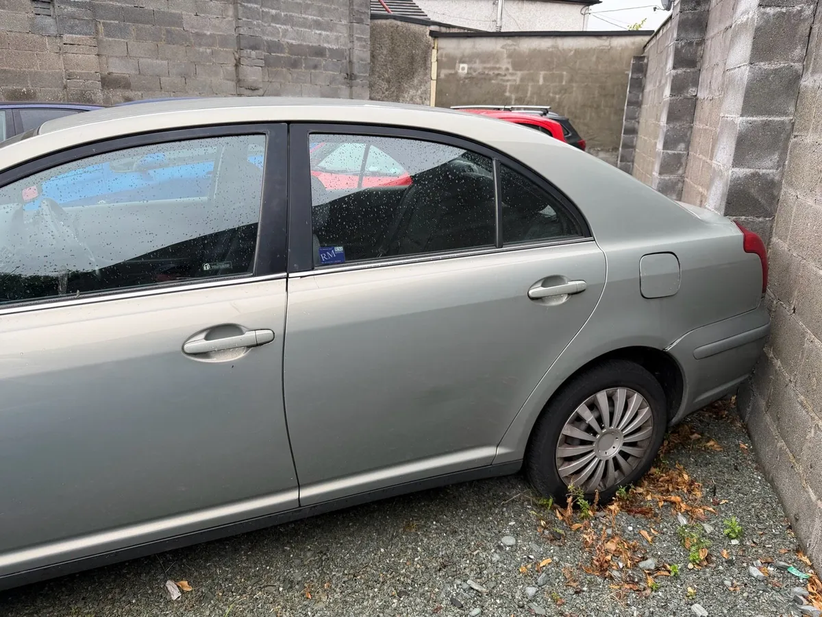 Toyota avensis 1.6 Petrol - Image 3
