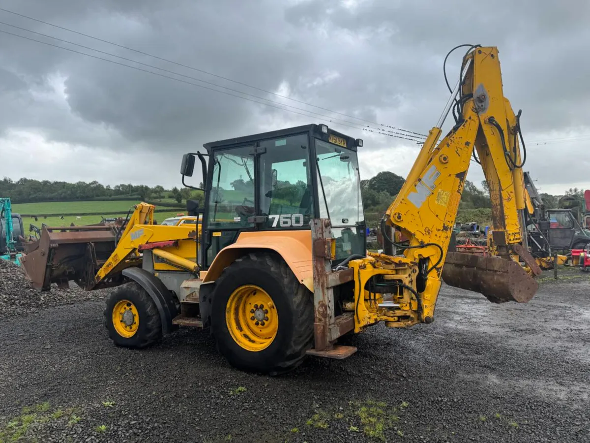 1995 MF 760 Industrial Backhoe - Image 2