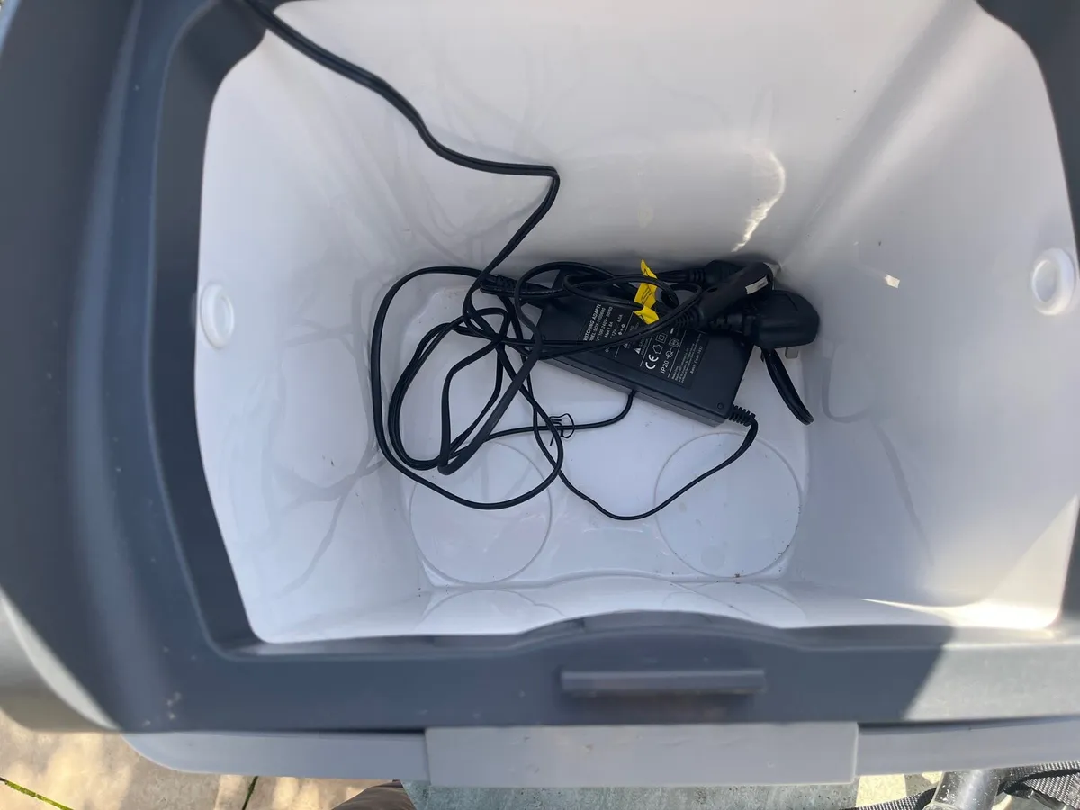 Halfords electric Cooler box - Image 2