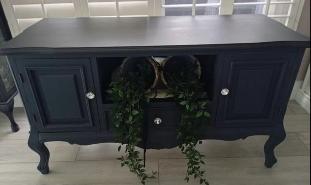 French style sideboard / TV unit - Image 1