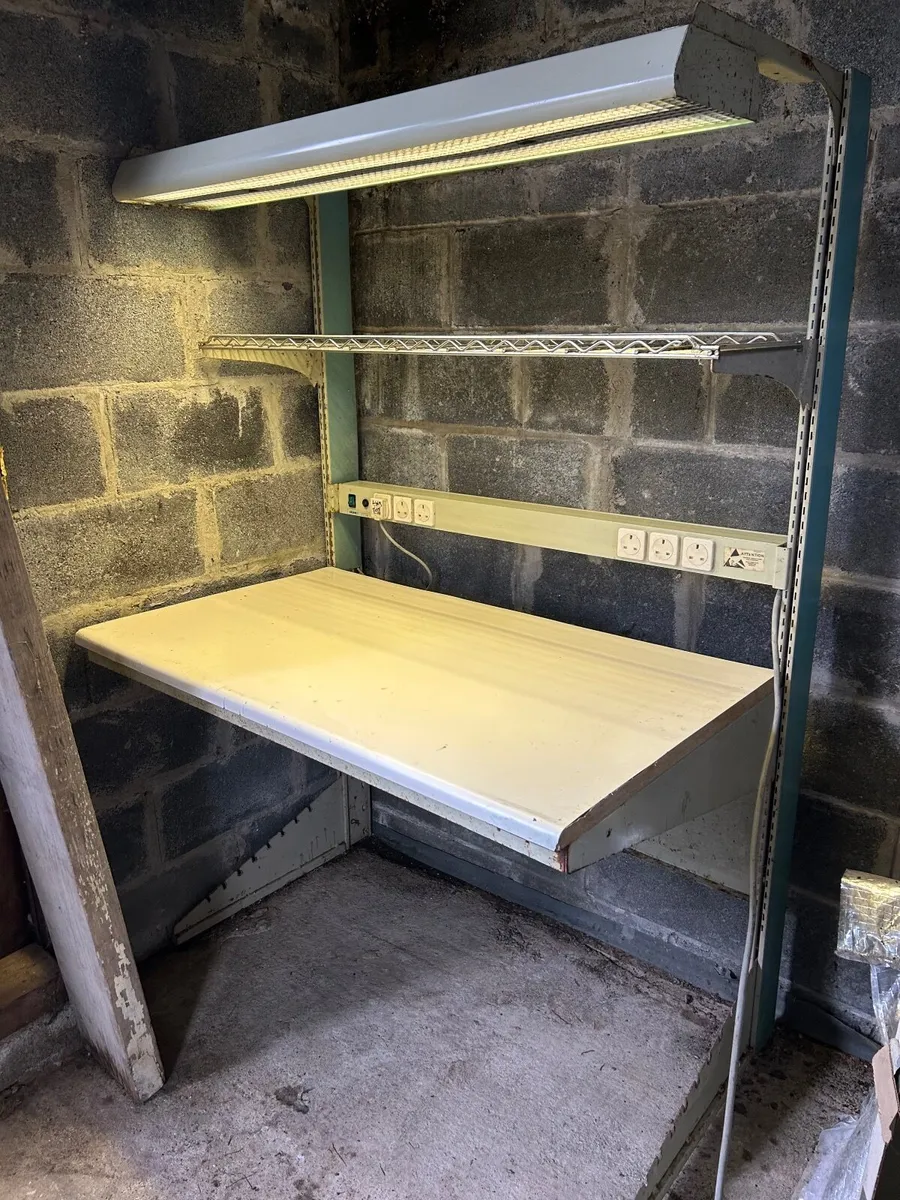 FREE Workbench with lighting and sockets - Image 1