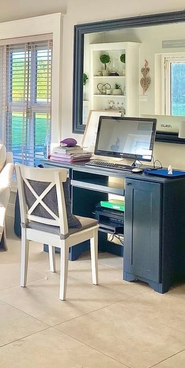 Computer office desk and mirror - Image 1