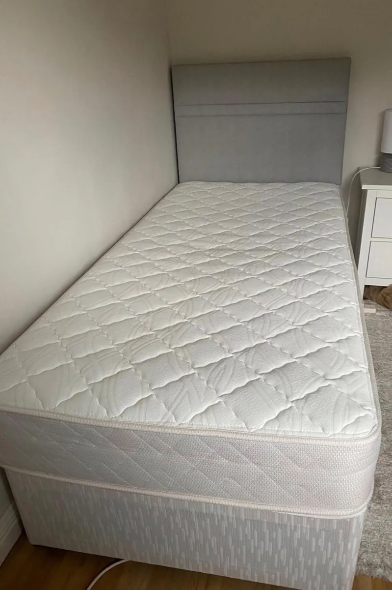 Bed - Image 1